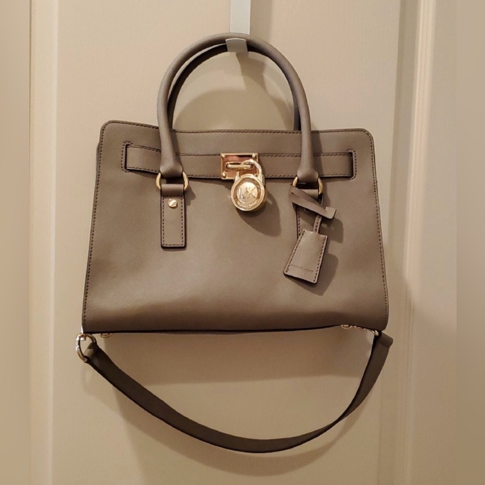 🎀Michael Kors🎀 Hamilton Saffiano EW Dark Dune Leather with Gold Accents $298
